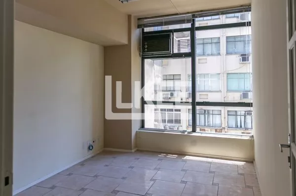 Centro Histórico | Conjunto Comercial à venda | 52,73 m² | 1 banheiro | Em Porto Alegre/RS