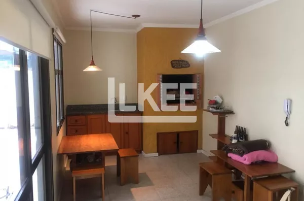 Menino Deus | Cobertura duplex com 3 quartos (1 suíte) à venda | 155,96 m² | 2 vagas | Com churrasqueira e sacada | Em Porto Alegre/RS