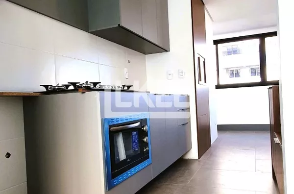 Menino Deus | Apartamento semi-mobiliado de 2 quartos (1 suíte) a venda | 91,29 m² | 2 vagas | Com Churrasqueira |  em Porto Alegre/RS