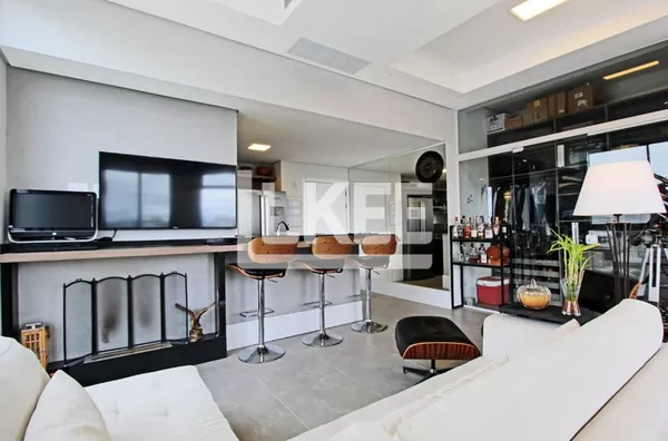 Petrópolis | Studio semi mobiliado à venda | 61 m² | 2 vagas | Com lareira, sacada e churrasqueira | Em Porto Alegre/RS
