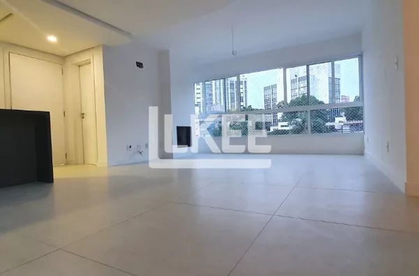 Petrópolis | Apartamento semi mobiliado de 3 quartos (1 suíte) à venda  | 103 m² |  2 vagas | Com churrasqueira e lareira | Em Porto Alegre/RS