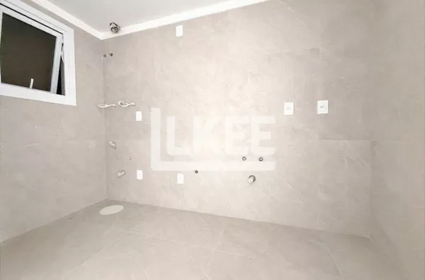 Centro | Apartamento com sacada 2 quartos (sendo 2 Suítes) à venda | 78,33 m² | 3 Banheiros | 2 Vagas | Churrasqueira | Em Canela/RS