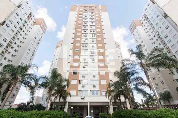 Vila Ipiranga | Apartamento semi mobiliado de 2 quartos (sendo 1 suíte) à venda | 66 m² | 1 vaga | Em Porto Alegre/RS