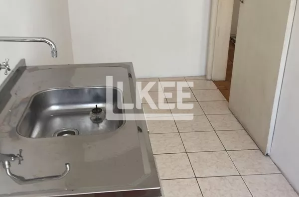 JK à venda no bairro Floresta com a Cozinha Reformada