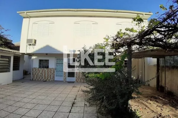LKEE vende casa de 450m², 5 quarto(s), 8 vagas no Jardim Botânico