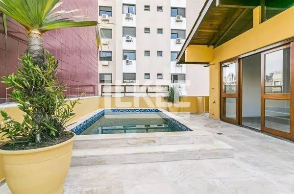Mont' Serrat  | Cobertura Duplex semi-mobiliada de 3 quartos (1 suíte) para aluguel | 246 m²  | 2 vagas | Piscina, Churrasqueira e Lareira | Em Porto Alegre/RS