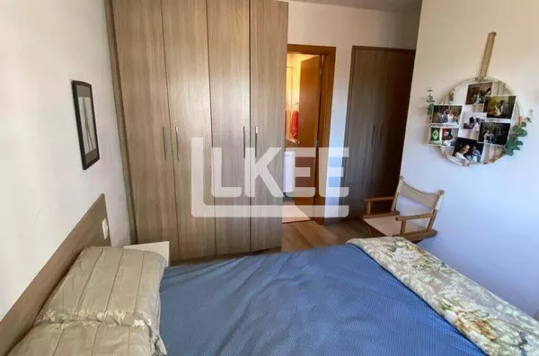 Santa Maria Goretti | Apartamento semi mobiliado com 2 quartos (sendo 1 suíte) à venda | 62 m² | 1 vaga | Com sacada e churrasqueira | Em Porto Alegre/RS