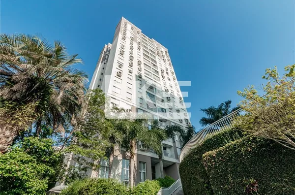 Cristo Redentor | Apartamento com 2 quartos (sendo 1 suíte) | 2 Banheiros | 1 Vaga | Sacada | Em 