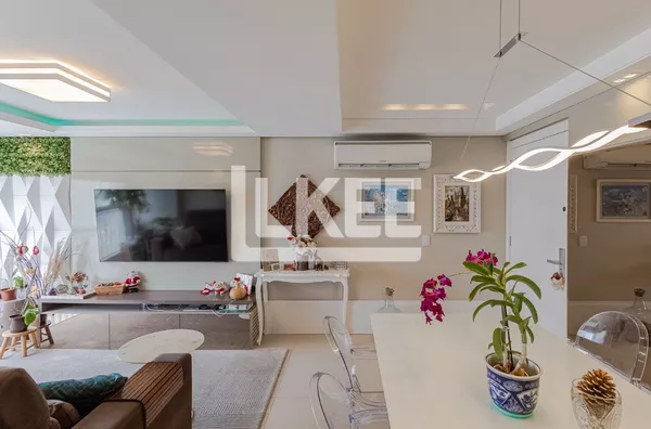 Cristo Redentor | Apartamento semi mobiliado com 3 quartos (sendo 1 suíte) à venda  79 m² | 2 Banheiros | 1 vaga | Sacada | Em Porto Alegre/RS