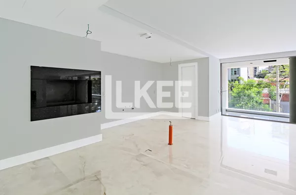 Moinhos de Vento | Apartamento com 3 quartos (sendo 3 suítes) à venda | 387,96 m² | 7 banheiros | 4 Vagas | Sacada |Em Porto Alegre/RS