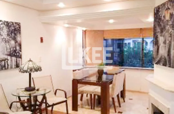 Cristal | Apartamento com 3 quartos (sendo 1 suíte) à venda | 102 m² | 2 vagas | Com lareira, sacada e churrasqueira | Em Porto Alegre/RS