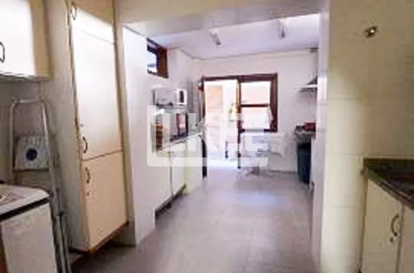 Bela Vista | Apartamento com 3 quartos ( sendo 1 suíte) à venda | 145 m² | 2 vagas | Com churrasqueira | Em Porto Alegre/RS