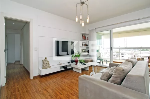 Jardim do Salso | Apartamento semi mobiliado com 3 quartos (sendo 1 suíte) à venda | 129 m² | 2 vagas | Com sacada e churrasqueira | Em Porto Alegre/RS