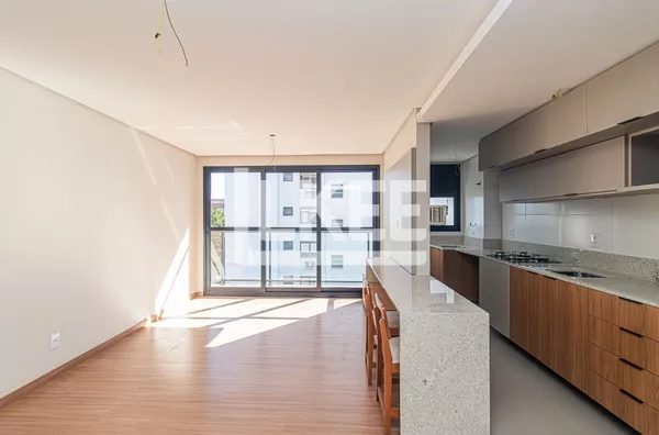 Bela Vista | Apartamento Semimobiliado com sacada  e 2 quartos (sendo 1 suíte) à venda | 74,74 m² | 2 Banheiros | Churrasqueira | 1 Vaga | Em Porto Alegre/RS