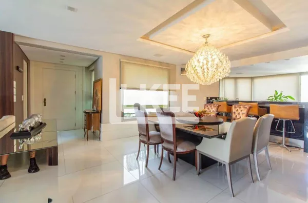Petrópolis | Apartamento Semimobiliado com 4 quartos (sendo 4 suítes) à venda | 404m² | 6 Banheiros | 3 vagas | Sacada | Churrasqueira | Hidromassagem | Em Porto Alegre/RS