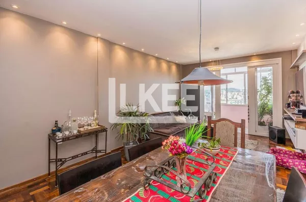 Rio Branco | Apartamento Semimobiliado 3 Quartos | 110 m² | 2 Banheiros | 1 Vaga | Sacada | Em Porto Alegre/RS