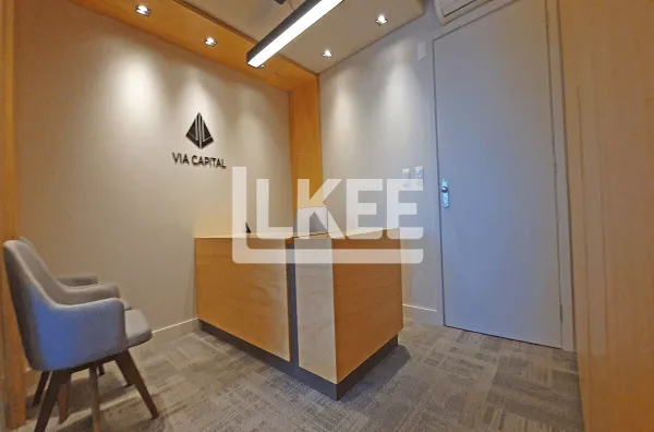 Boa Vista | Conjunto comercial mobiliado e equipado à venda | 72 m² | Copa | 2 banheiros | 2 vagas | Em Porto Alegre/Rs