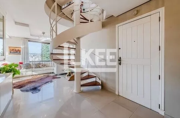  Petrópolis | Cobertura Duplex semi-mobiliada de 3 quartos (1 suíte) para aluguel | 185 m² | 2 vagas | Piscina, Churrasqueira e Lareira | Em Porto Alegre/RS