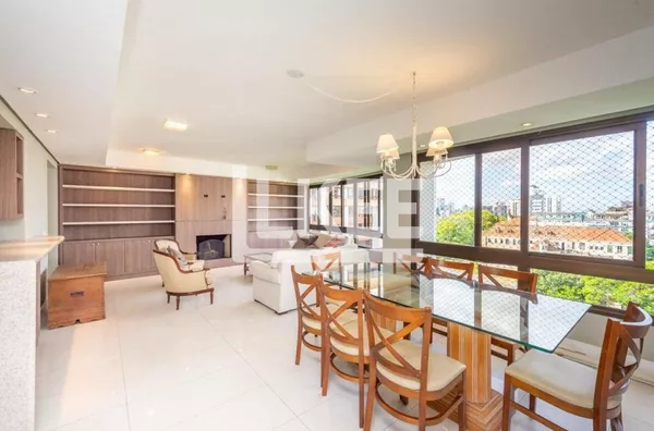 Rio Branco | Apartamento semi mobiliado com 3 quartos (sendo 1 suíte) à venda | 140 m² | 3 vagas | Com lareira e churrasqueira | Em Porto Alegre/RS 