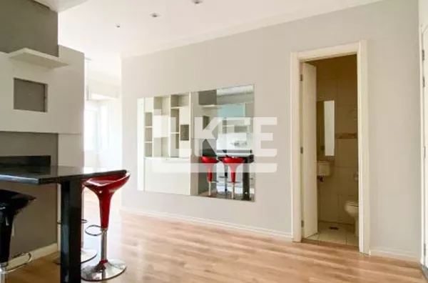 Centro Histórico | Apartamento semi mobiliado com 1 suíte à venda | 45 m² | 1 vaga | Com churrasqueira |  Em Porto Alegre/RS