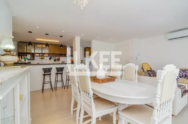 Tristeza | Apartamento mobiliado com 3 quartos (sendo 2 suítes) à venda | 100 m² | 2 vagas | Com churrasqueira | Em Porto Alegre/RS