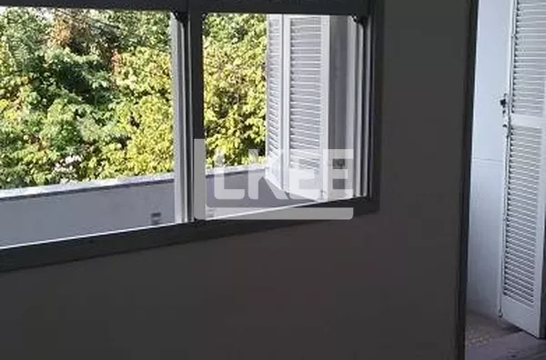 Santa Cecília | Apartamento de 3 quartos para Alugar | 90 m² | Sem vaga | Com sacada | Em Porto Alegre/RS