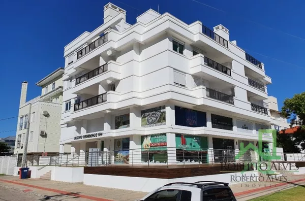 JURERÊ - 3 Dormitórios (Suíte) - 200 metros da praia