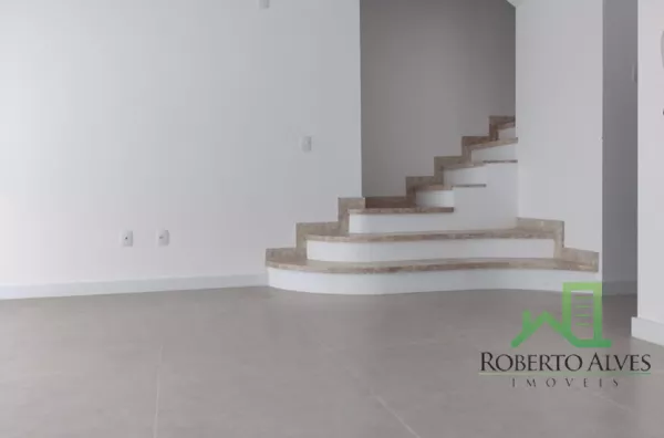 JURERÊ - 2 Dormitórios ( Suíte) - 250 metros da praia!