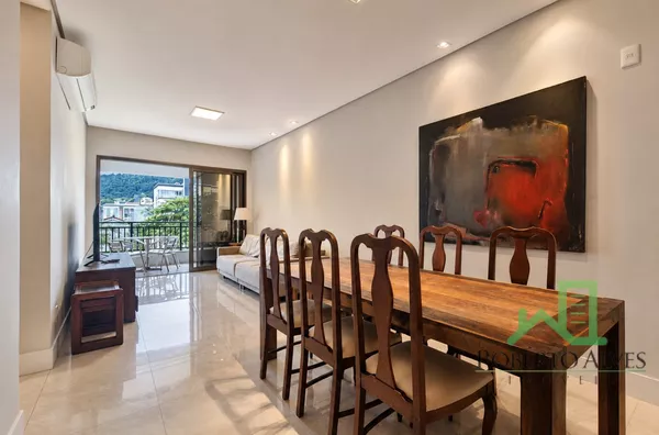 JURERÊ, 3 SUÍTES, EXCELENTE LOCALIZAÇÃO, A 200 METROS DA PRAIA