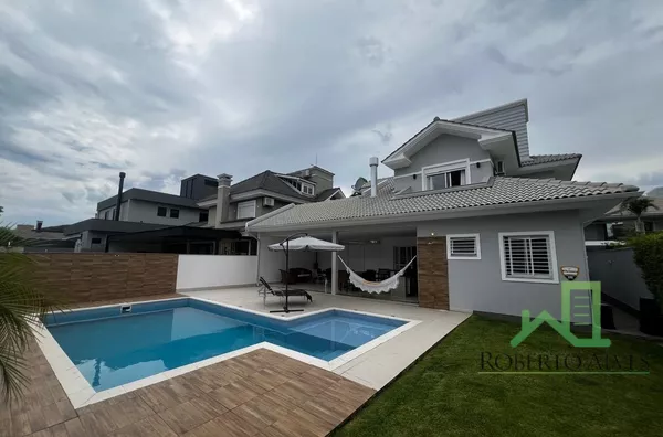 LOCAÇÃO ANUAL! JURERÊ INTERNACIONAL: CASA c/ 4 SUÍTES , PISCINA