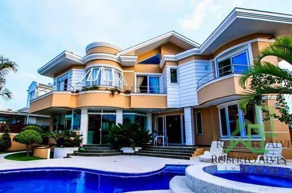 LOCAÇÃO TEMPORADA: JURERÊ INTERNACIONAL, 5 DORMITÓRIOS, A 350 METROS DA PRAIA