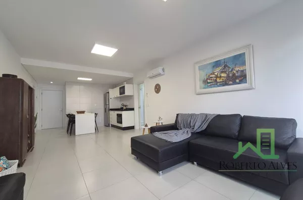 JURERÊ, 3 SUÍTES, A 200 METROS DA PRAIA