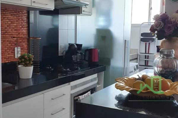 Ótimo apartamento com 2 dormitórios semimobiliado no Ipiranga (São José/SC)