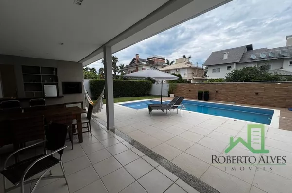 LOCAÇÃO ANUAL! JURERÊ INTERNACIONAL: CASA c/ 4 SUÍTES , PISCINA