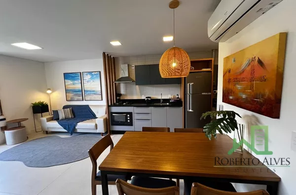 JURERÊ, 2 SUÍTES, A 200 METROS DA PRAIA, MOBILIADO 