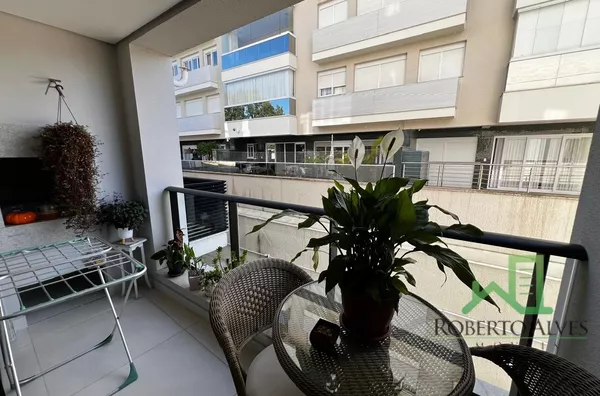 JURERÊ INTERNACIONAL, 2 DORMITÓRIOS (1 SUÍTE), ÓTIMA LOCALIZAÇÃO