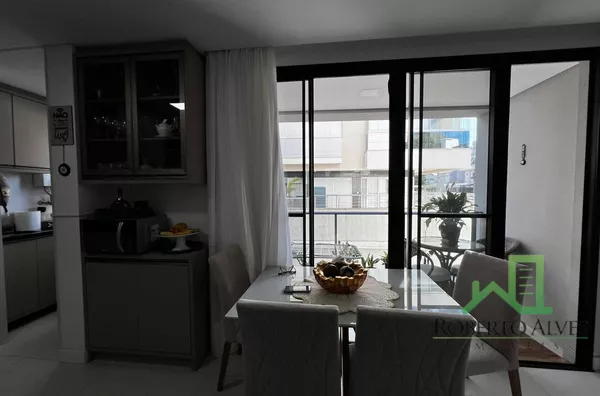 JURERÊ INTERNACIONAL, 2 DORMITÓRIOS (1 SUÍTE), ÓTIMA LOCALIZAÇÃO