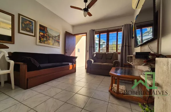 Sobrado em Residencial Fechado – Conforto e Praticidade em Jurerê Tradicional