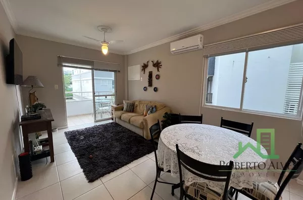 JURERÊ, 2 DORMITÓRIOS, A 300 METROS DA PRAIA