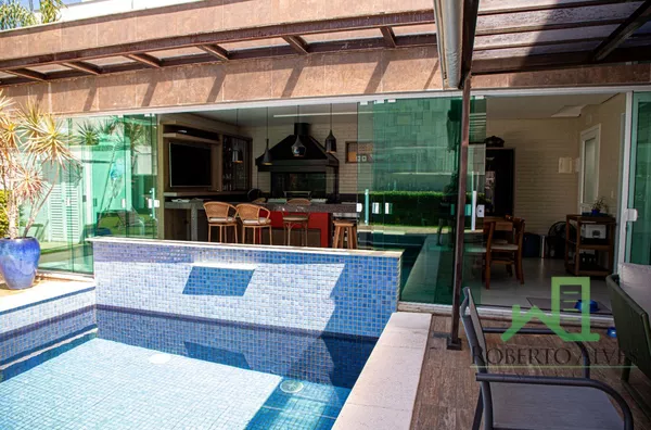 Casa Mobiliada | 04 Suítes e Piscina | Condomínio Fechado