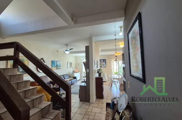 LOCAÇÃO TEMPORADA: JURERÊ, 5 DORMITÓRIO (SENDO 1 SUÍTE), FRENTE MAR