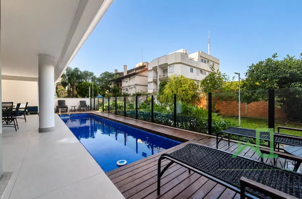 JURERÊ, 3 SUÍTES, EXCELENTE LOCALIZAÇÃO, A 200 METROS DA PRAIA