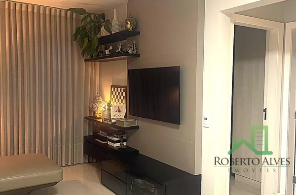 Apartamento em Jurerê – 2 Dormitórios (1 Suíte), Sacada com Churrasqueira e Hobby Box