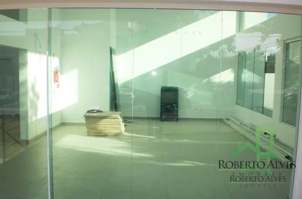 JURERÊ - LOJA COMERCIAL - AVENIDA DOS BÚZIOS