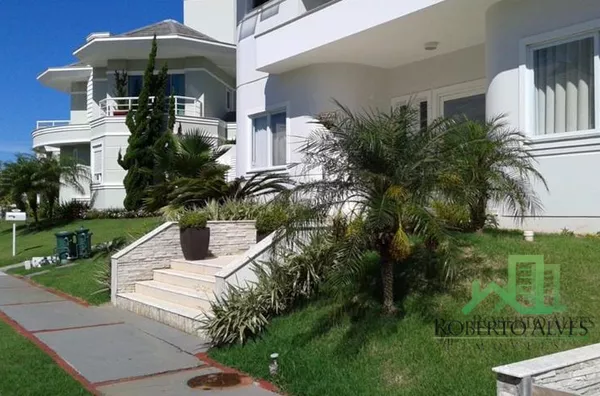 CASA Ampla e Finamente Mobiliada c/ 05 Dormitório, Jurerê Internacional, Florianópolis