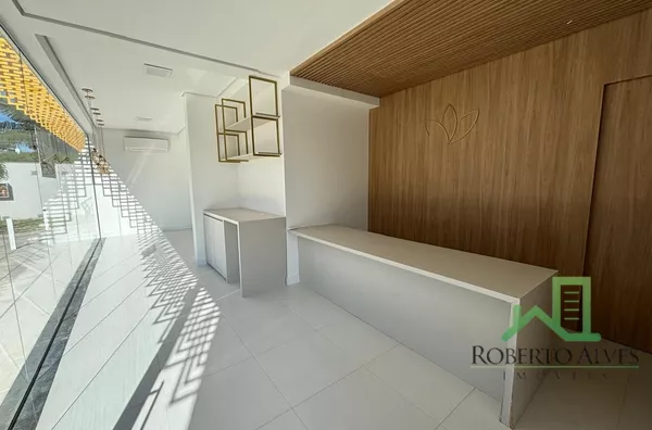 Sala/loja comercial de 57m² com garagem em Jurerê