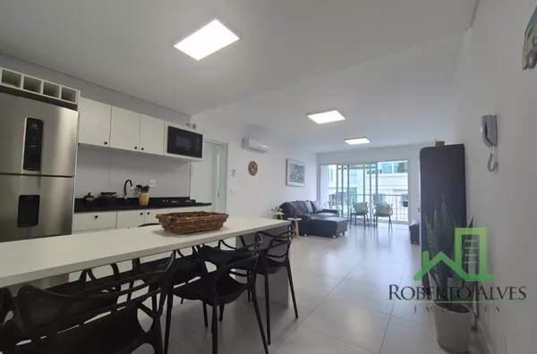 JURERÊ, 3 SUÍTES, A 200 METROS DA PRAIA