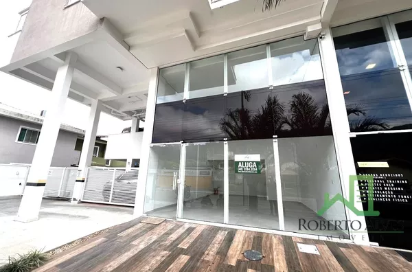 Sala Comercial com Pé-Direito Duplo em Jurerê