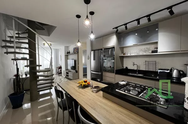 JURERÊ, 3 DORMITÓRIOS (1 SUÍTE), MOBILIADO