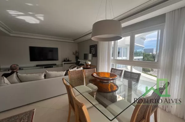 JURERÊ INTERNACIONAL, 4 DORMITÓRIOS, EXCELENTE LOCALIZAÇÃO